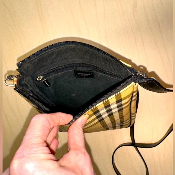 WOW POSHMARK - FESTIVAL READY Authentic Burberry Crossbody w/Hands-free Freedom! - Picture 11 of 12